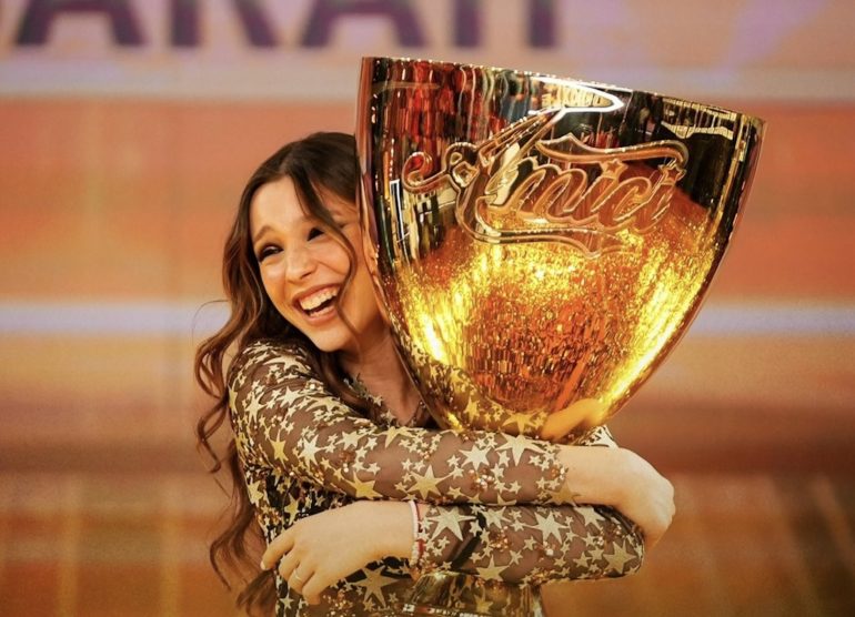 A sorpresa la cantante Sarah vince Amici 2024: delusione Petit solo terzo