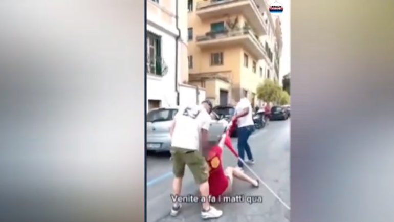 Due studenti picchiati da militanti di Casapound. Il video choc