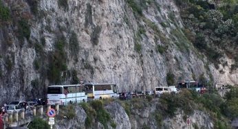 Blocco dei bus turistici in Costiera Amalfitana, Confcommercio chiede stop urgente all’ordinanza