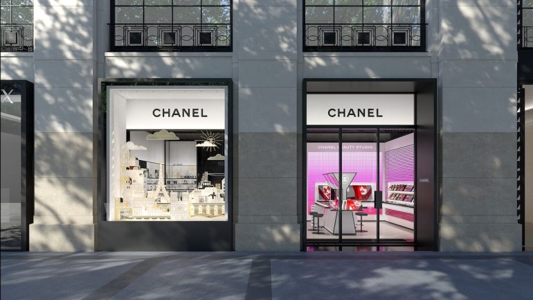 Colpo grosso a Parigi: svaligiata boutique Chanel sugli Champs-Elysées