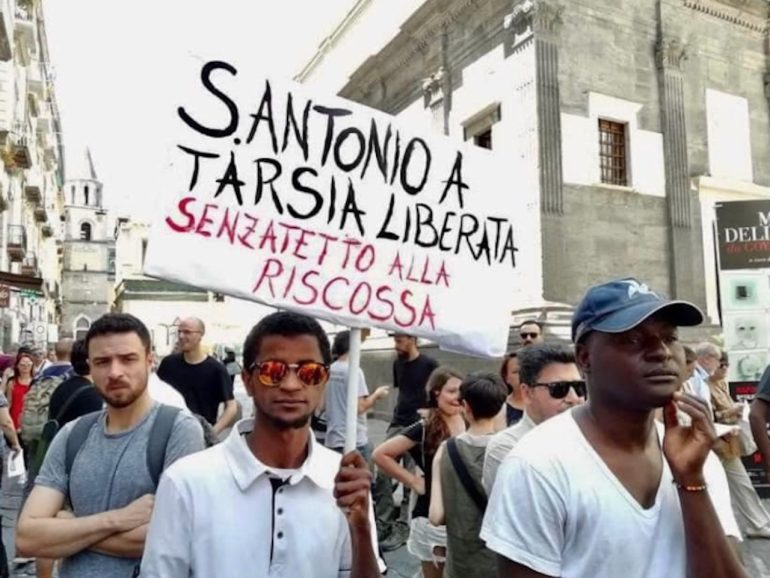 Napoli aggressione a senzatetto nella chiesa di Sant’Antonio e Sant’Alfonso: scatta la protesta