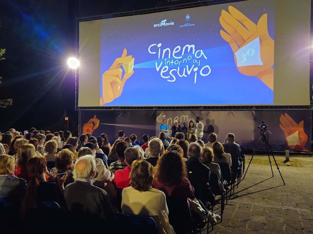 Cinema intorno al Vesuvio: Gianfelice Imparato omaggia De Filippo nella serata del Premio Troisi