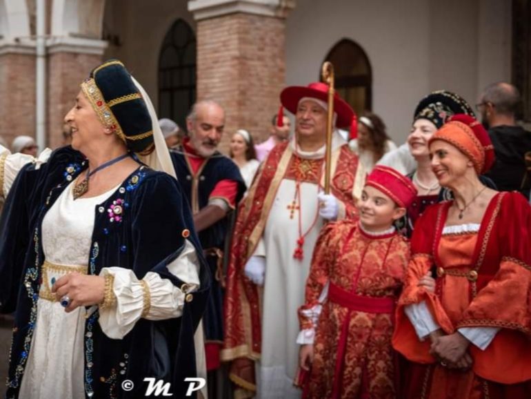 Grande successo per la rievocazione del passaggio di Carlo V a Cava de’ Tirreni