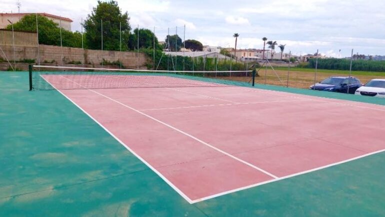 Cuma campo da tennis al posto della discarica