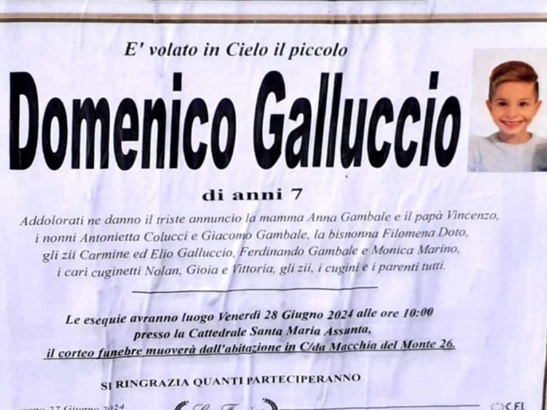 Avellino, morto schiacciato da un tavolo di ferro: domani i funerali del piccolo Domenico
