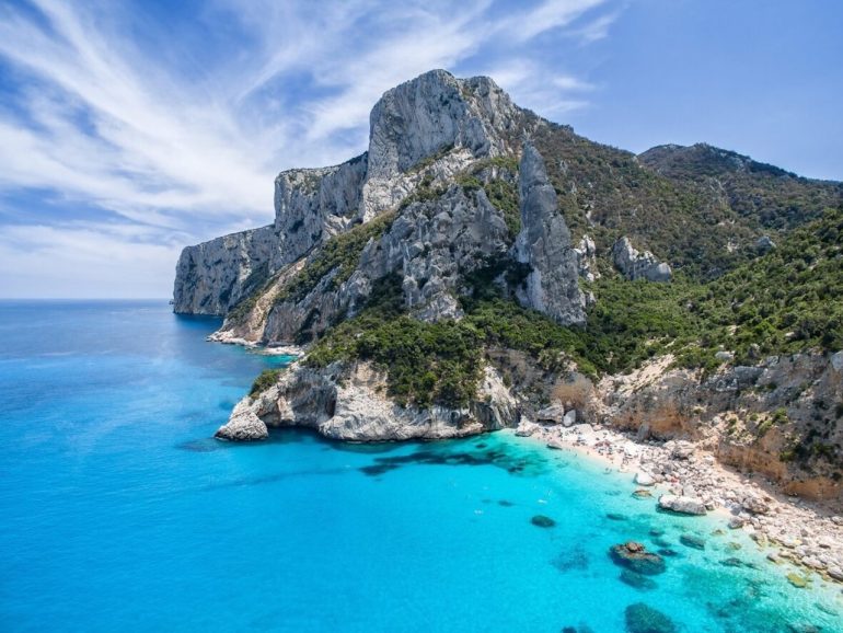 Estate 2024: Pollica regina d’Italia con le Cinque Vele di Legambiente e Touring Club Italiano