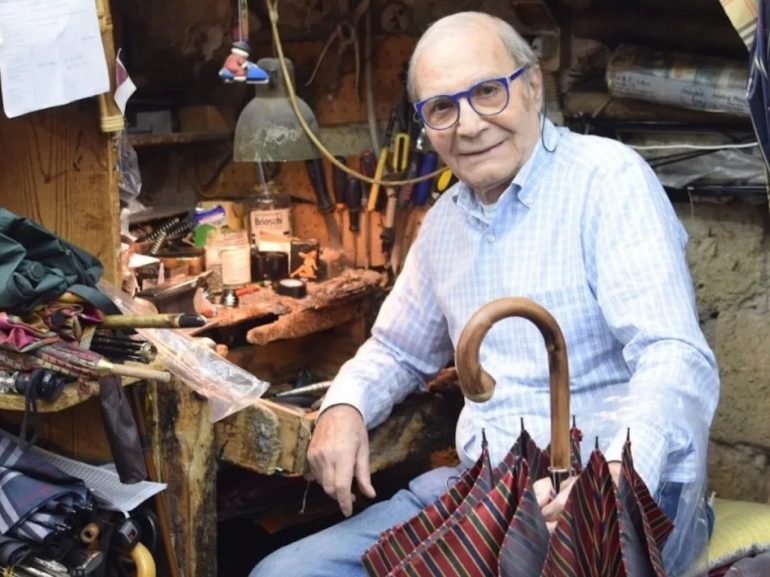 Morto Mario Talarico, Napoli piagne l’artigiano re degli ombrelli