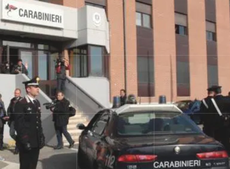 Modena, va in caserma col cadavere della moglie nel bagagliaio: arrestato