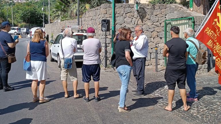 Ischia Sit-in di protesta all’ospedale: “Vogliamo un presidio sicuro”
