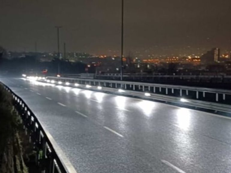 Tangenziale Napoli, sperimentata luce radente: obiettivo più sicurezza per gli automobilisti
