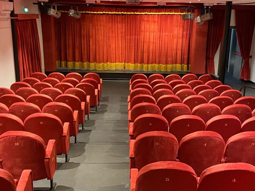 Teatro Arbostella Gino Esposito: preparativi per i saggi finali