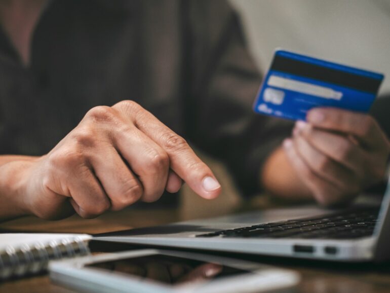 Truffe online: 23 perquisizioni in Campania