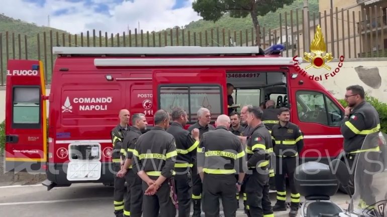 Caserta, non c’è spazio per la barella: arrivano i vigili del fuoco