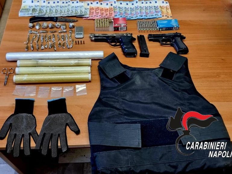 Interrotto summit a Pomigliano: arrestati in 4 con armi, droga e giubbotto to antiproiettili