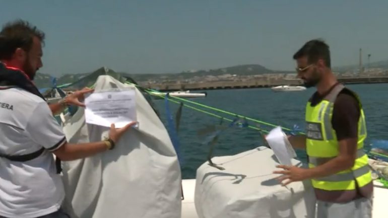 Napoli, al Borgo Marinari sequestrato ormeggio abusivo con 40 barche: 3 denunciati