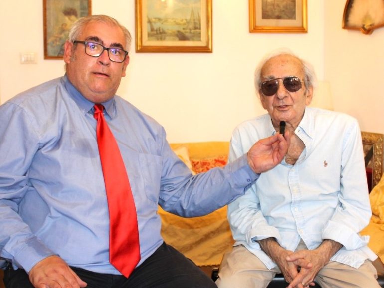 Il maestro Gianni Aterrano riceve il premio ‘Per chi suona la Campania’