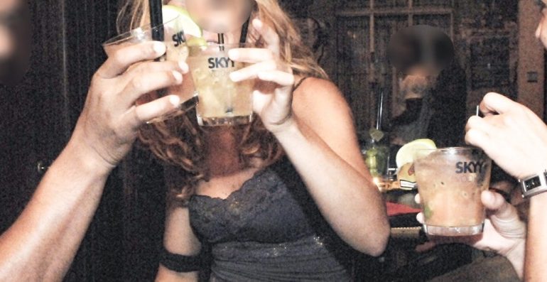 Napoli, alcol a minori: chiuso bar di piazza Dante