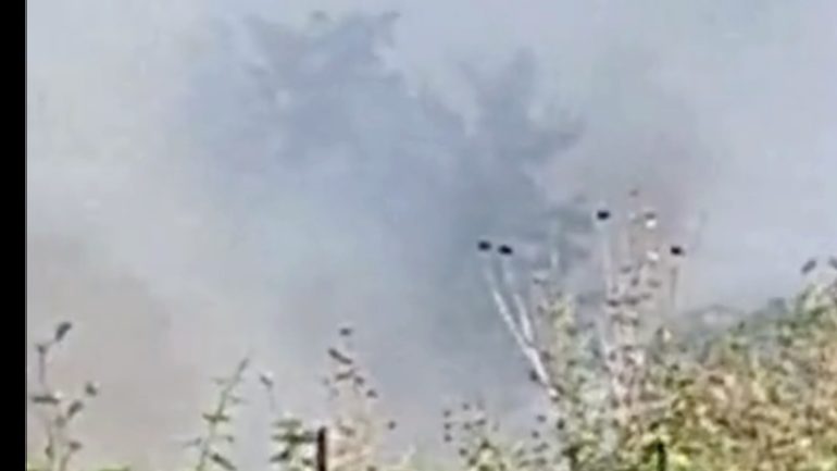 Frattamaggiore incendio doloso su un terreno incolto: minacciato dalle fiamme il liceo Miranda