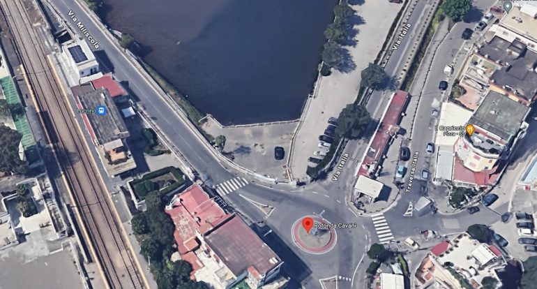 Pozzuoli: senso unico a Lucrino nei weekend per snellire il traffico estivo
