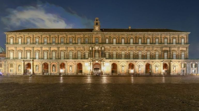 Aperture Serali Estive al Palazzo Reale di Napoli: Un’Esperienza da Re