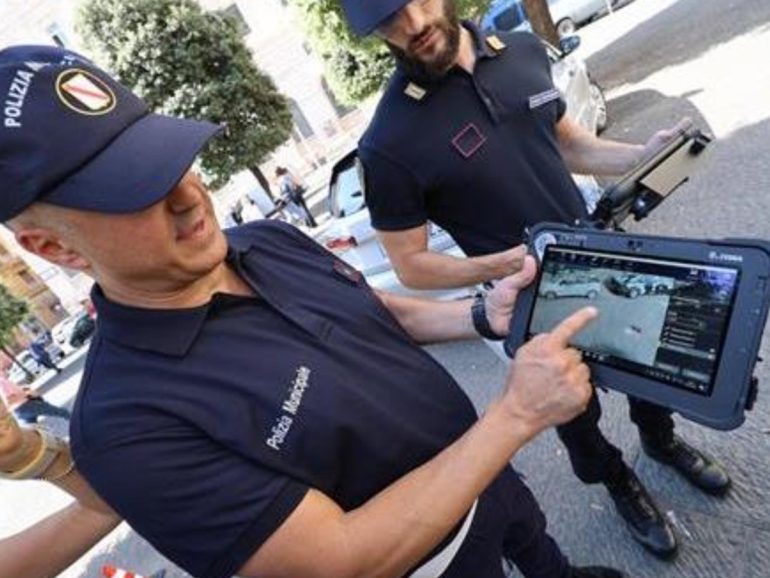 Napoli, la Polizia locale userà tecnologia 3d per rilievi degli incidenti stradali