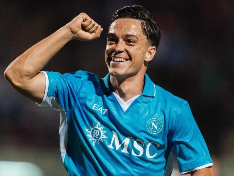 Il Napoli supera il Brest in amichevole grazie a una magia di Raspadori