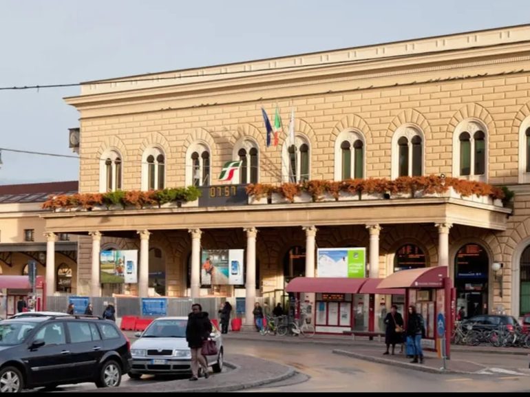 Goditi il ​​tuo viaggio a Bologna