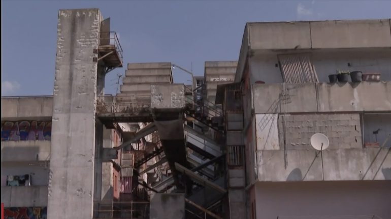 Crollo Scampia: blitz gruppo sfollati, per alcune ore nella Vela