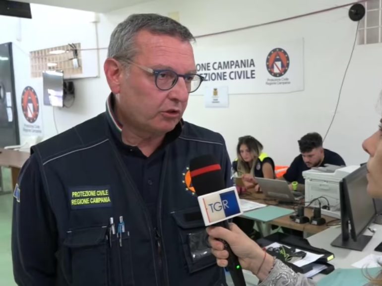 Maltempo in Campania, il capo della Protezione civile sui luoghi colpiti