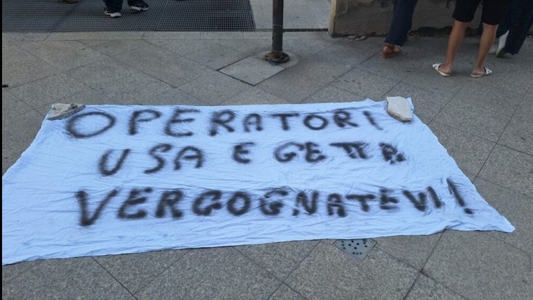 Napoli, protestano gli operatori delle cooperative sociali