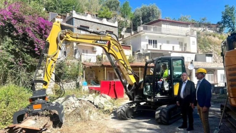 Al via cantiere demolizioni di sette edifici a Casamicciola