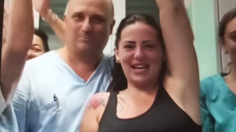 Operata d’urgenza la TikToker coinvolta nel video scandalo a Ischia. E avvisa i suoi fan con un post