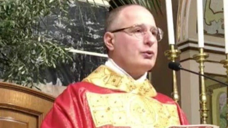 Il vescovo di Napoli sospende il parroco di Afragola arrestato per abusi sessuali