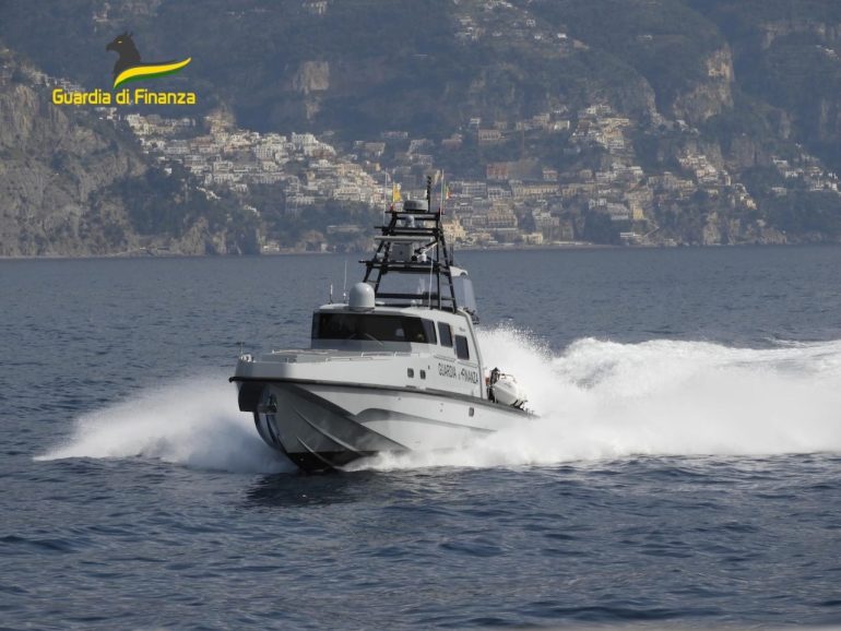 gommone rubato a salerno