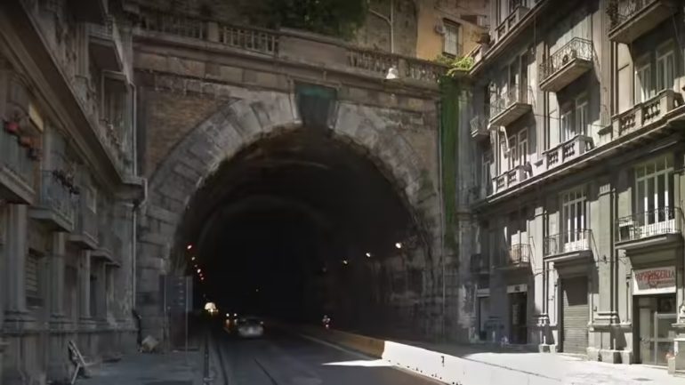 Napoli, 60 tonnellate di rifiuti rimosse dalla Galleria Laziale