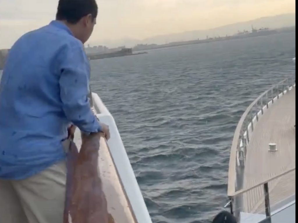 Napoli, collisione nel Golfo tra super yacht del messicano Salinas e quello di Steve Jobs