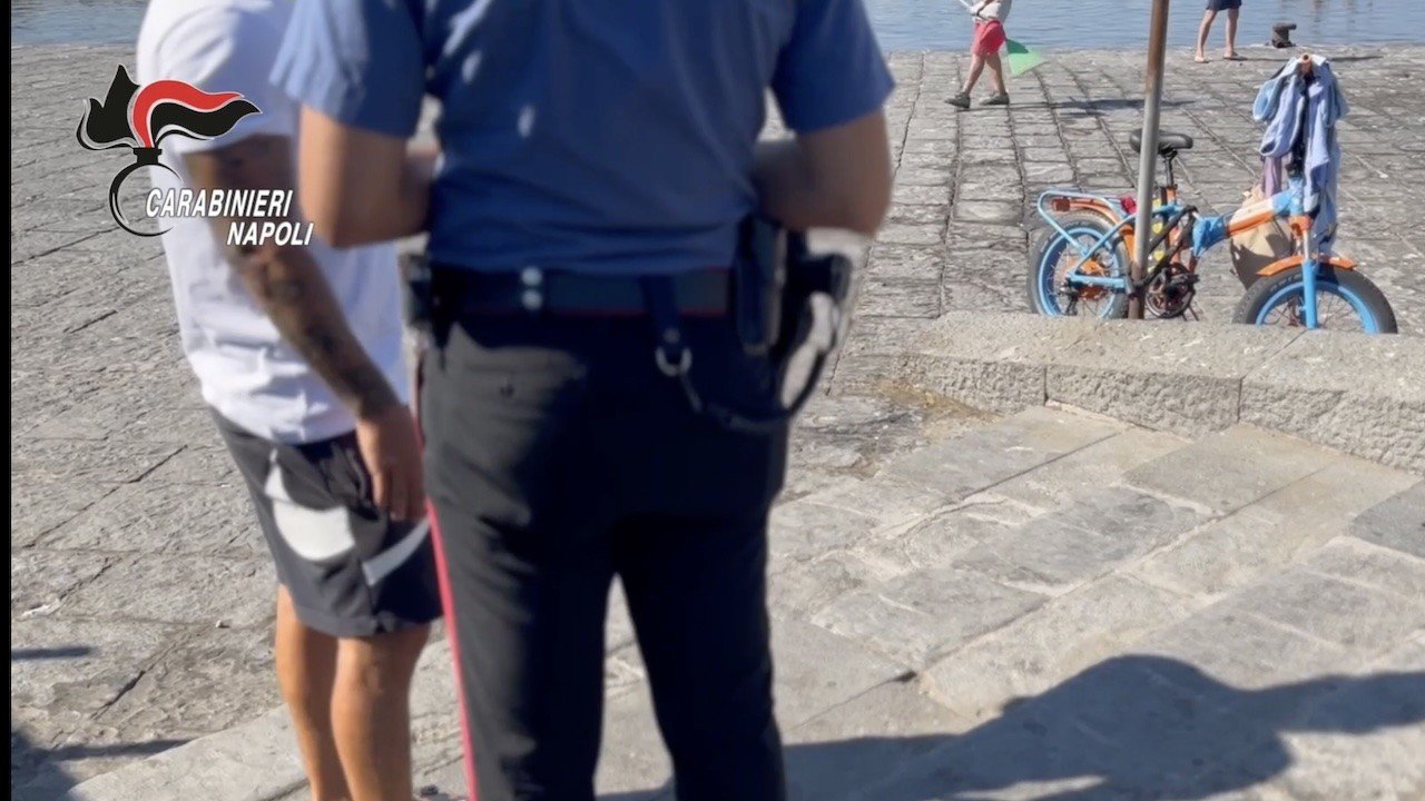 Napoli, controlli dei carabinieri anche oggi al Mappatella beach