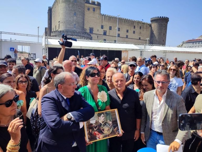 Napoli, manifestazione in ricordo di Giogiò Cutolo. Il padre dell’omicida posta insulti sotto la diretta FB