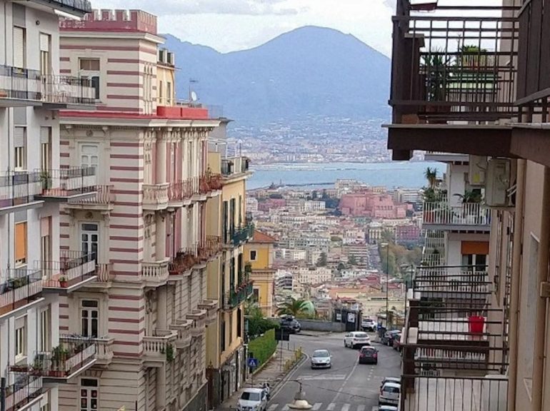 Napoli, rubano scooter in via Manzoni: due arresti 