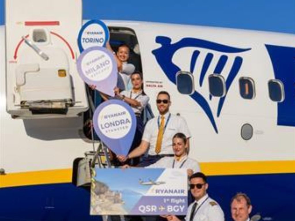 Atterrato all’aeroporto Salerno-Costa d’Amalfi il primo volo Ryanair