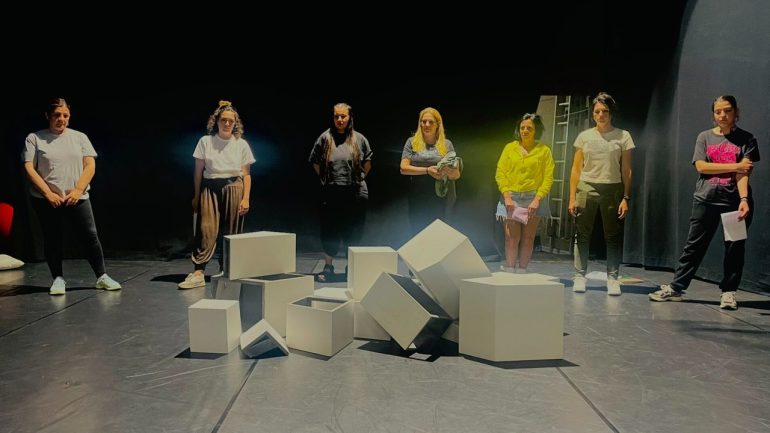 ‘Earthquakes/Terremoti’: lo spettacolo finale del progetto Boarding Pass Plus al Teatro Area Nord