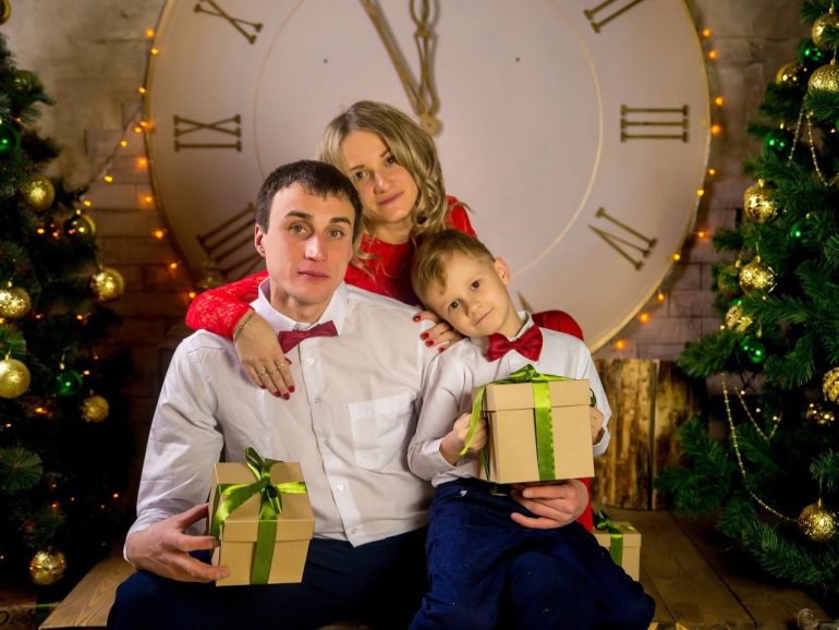 Capodanno in famiglia: Idee creative per un cenone divertente per famiglie con bambini