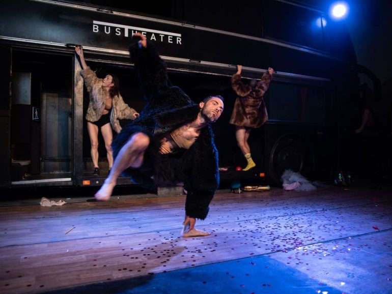 Il Bus Theater al Teatro Area Nord con lo spettacolo Costellazioni Umane