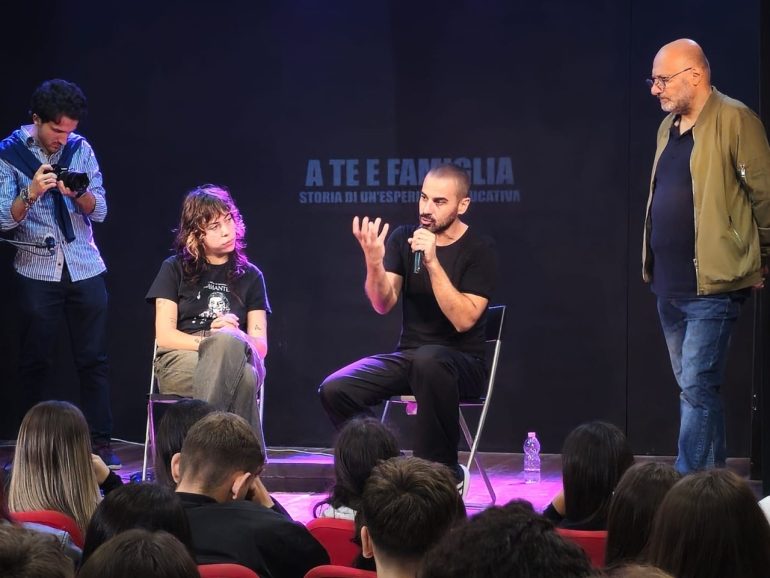 ‘Te lo leggo negli occhi’ al Nuovo Teatro Sanità: il teatro civile per le scuole