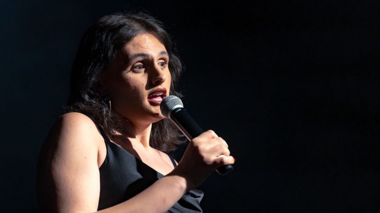 Dopo il successo a Propaganda Live, Simonetta Musitano arriva in Sala Assoli