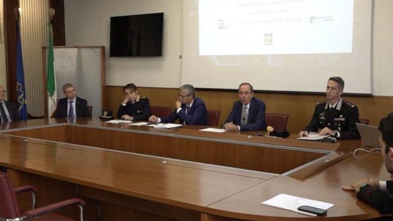 salerno ladri farmacie