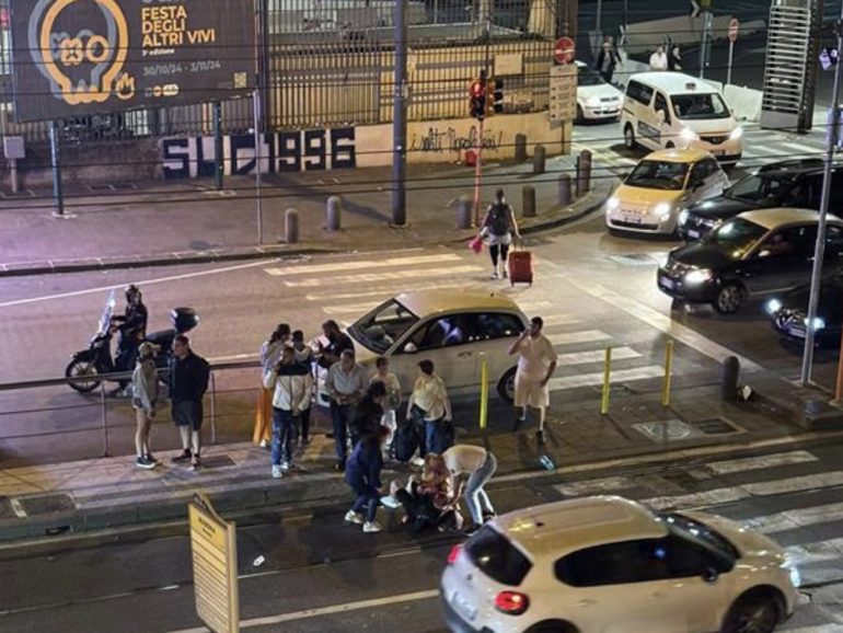 Napoli, turista investito sulle strisce in via Marina
