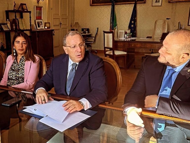 Emergenza furti nelle tabaccherie della provincia di Napoli: protocollo d’intesa tra Prefettura e FIT