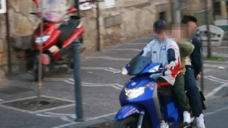 Napoli, arrestato minorenne per tentato omicidio: “precisa propensione al crimine”