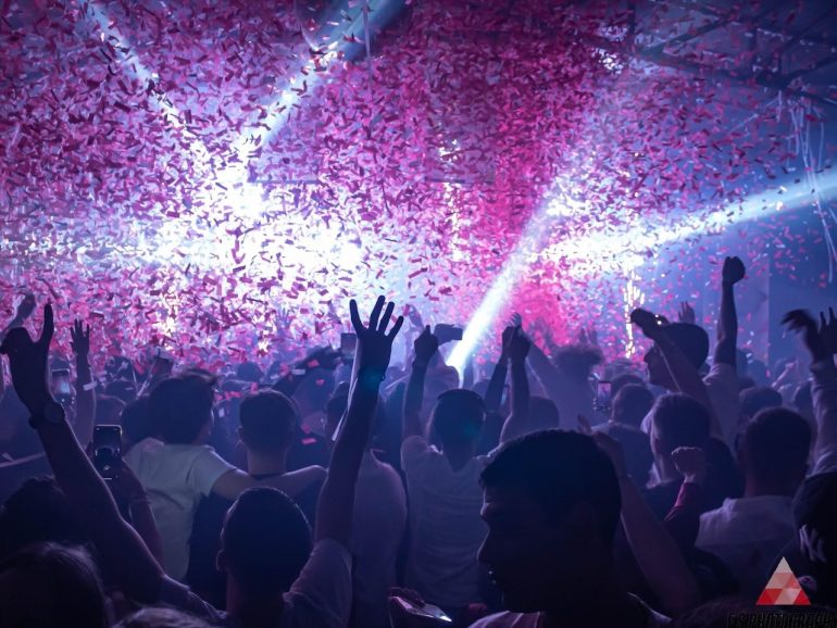 Licola Dj set senza autorizzazioni